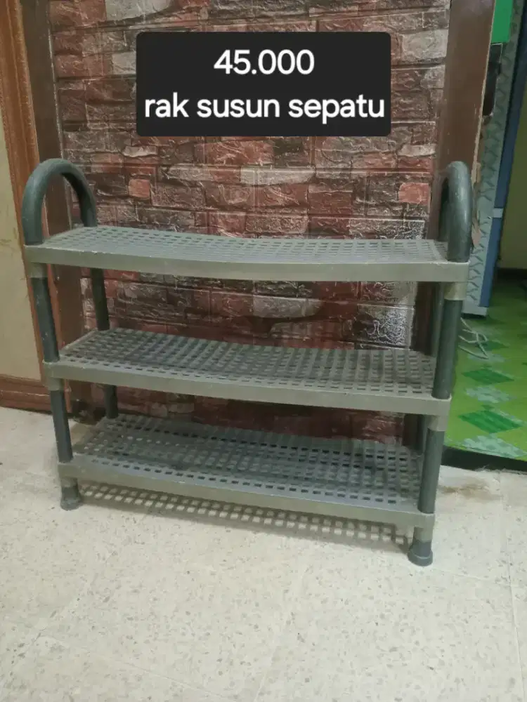 RAK SEPATU SANDAL