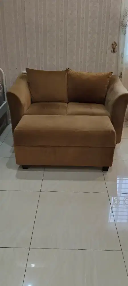 Sofa Santai 2 Seater Home Smart Recliner Warna Coklat Kondisi Bagus