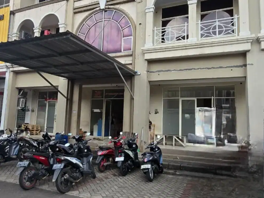 Repost !! Disewakan Ruko Grand Galaxy, Rapih Siap Pakai di Area Komersil