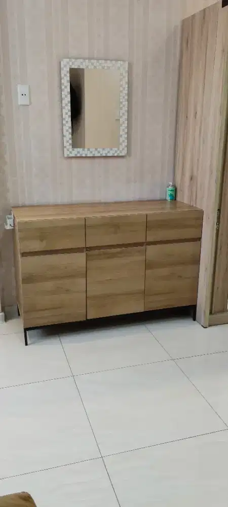 Meja Lemari Serbaguna 3 Laci 3 Pintu Warna Kayu Kaki Besi Kokoh