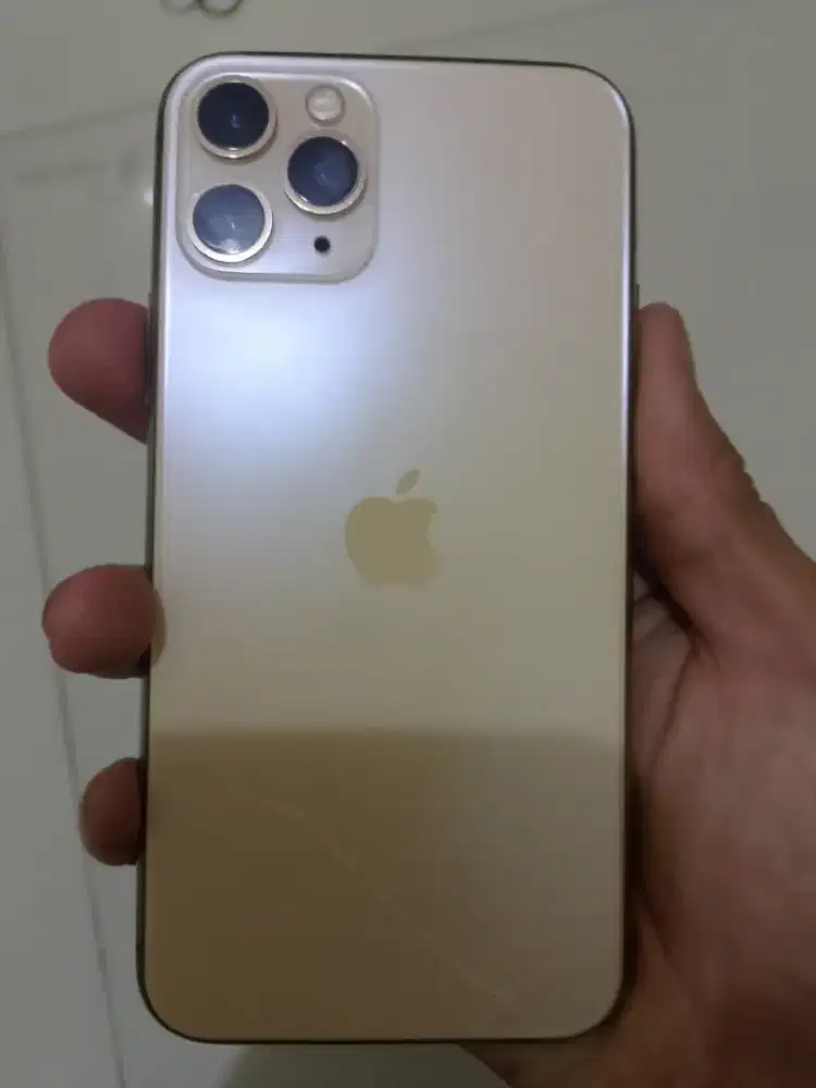Iphone 11 pro 128 GB lock iCloud IOS 26.5
