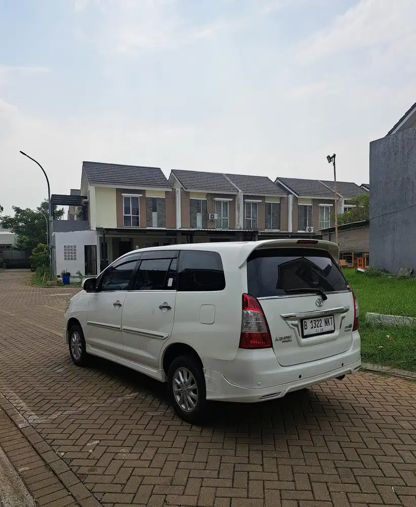 Toyota Kijang Innova 2012 Bensin