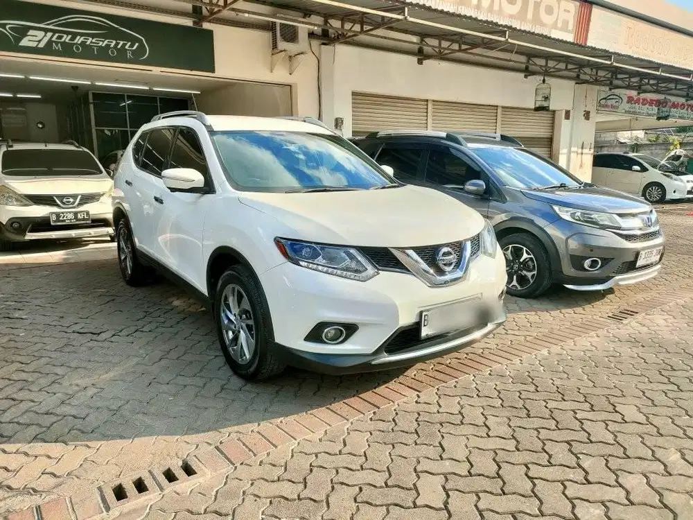 NISSAN XTRAIL 2.5 AUTOMATIC 2015 PUTIH X TRAIL T32 X-TRAIL