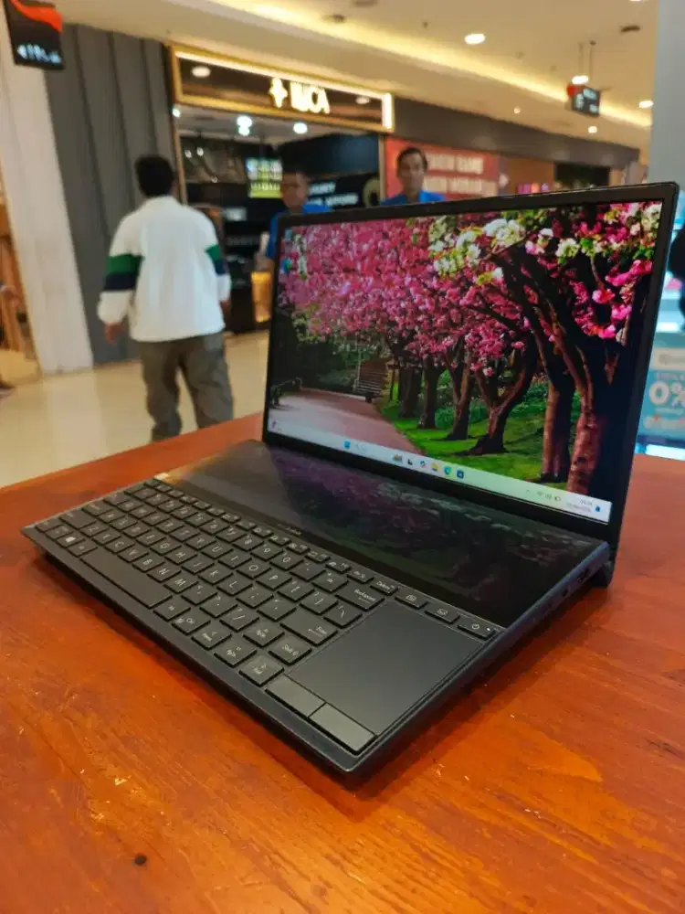 Asus Zenbook Duo - intel Core i7 10510u - RAM 16 GB - Nvidia MX250