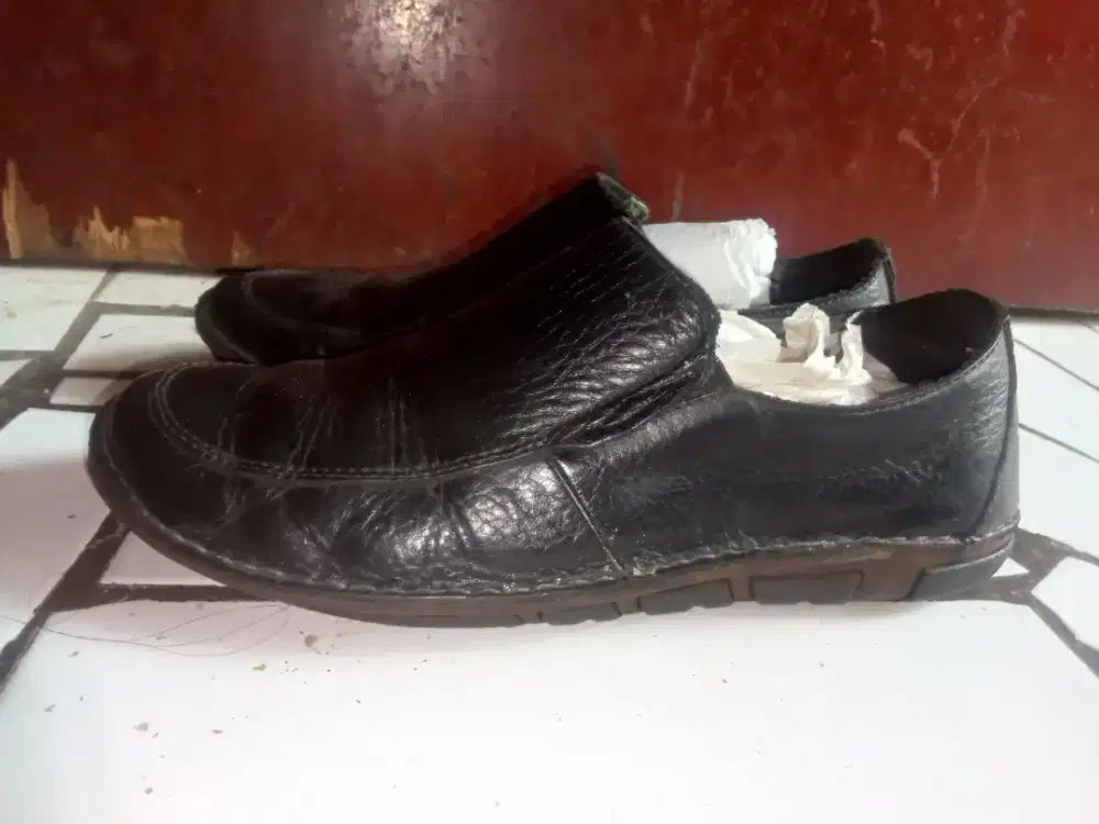 SEPATU KULIT HUSH PUPPIES