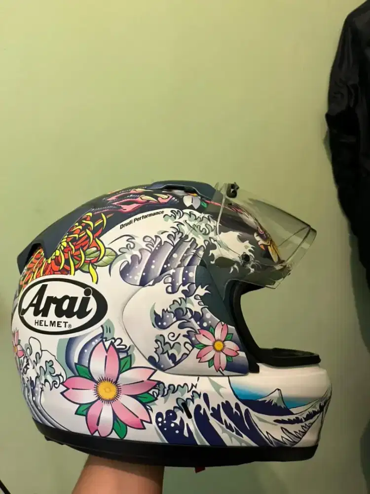 Helm arai xd oriental