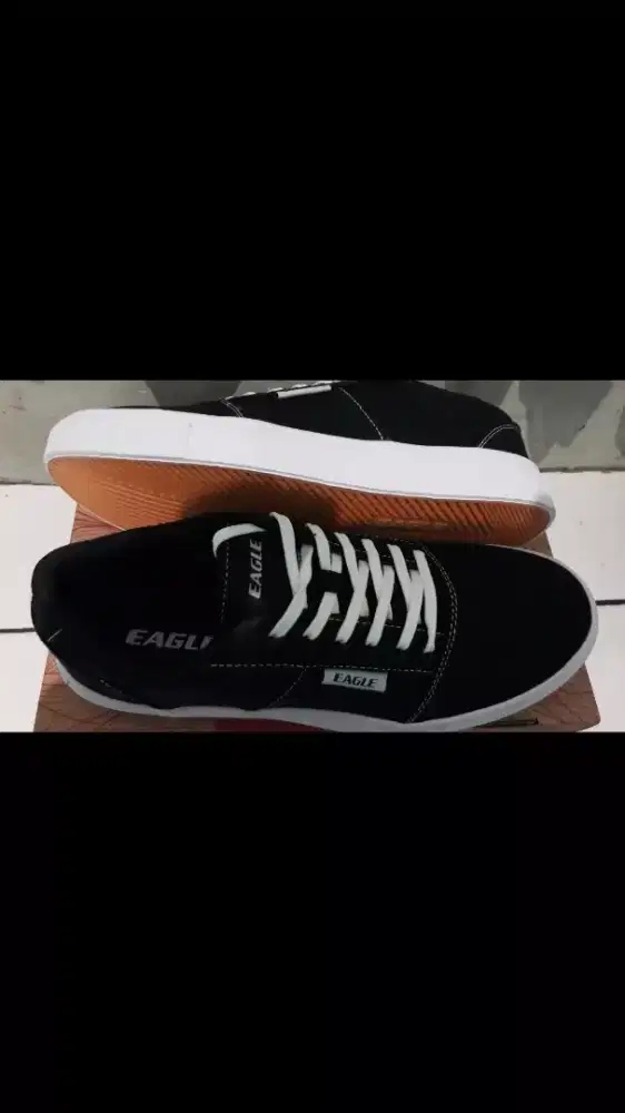 Sepatu pria merk eagle