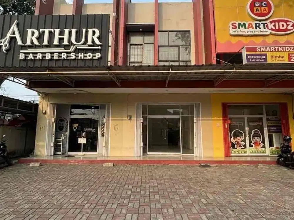 di sewakan ruko pinggir jalan di duren sawit