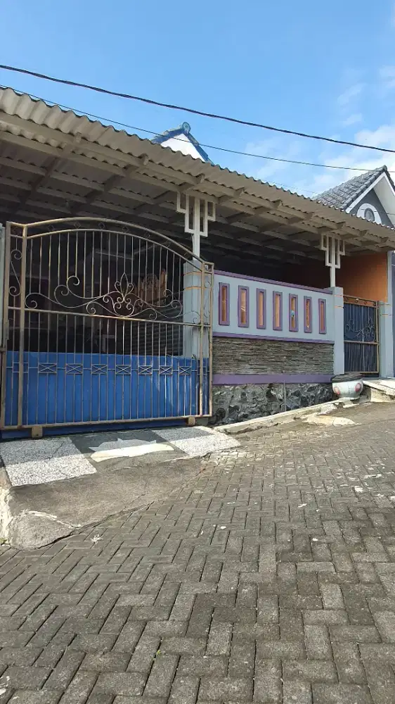 DIJUAL RUMAH DI TIRTASANI ROYAL RESORT 4 KT, 3 KM