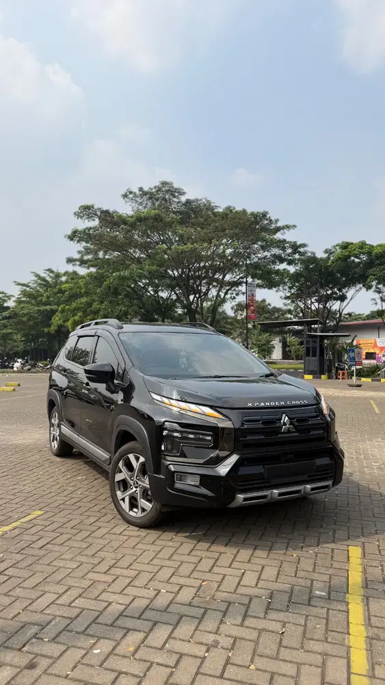 Xpander cross premium cvt 2024 low km