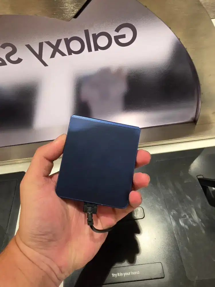 Samsung Galaxy Flip 7
