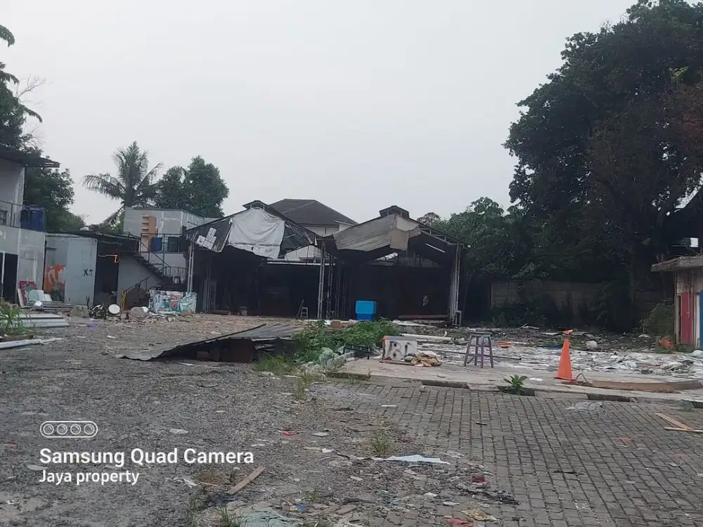 Tanah kosong di sewakan di pinggir jln raya utama wibawa mukti jatiasih LT.2180m