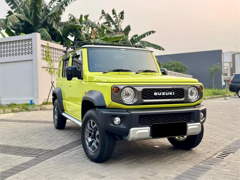 (KM 3 RIBU) Suzuki Jimny 5 Doors A/T 4x4 Kuning 2024 LIKE NEW!