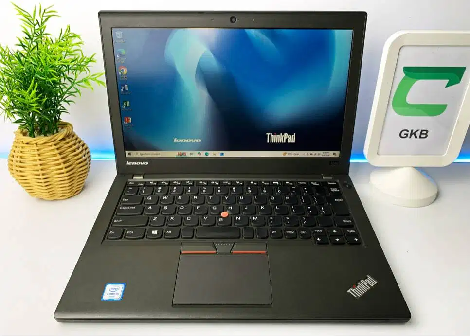 Laptop Lenovo Thinkpad core i5 Ram 8gb Baterai super awet seruuu