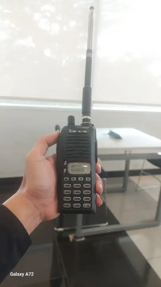 Ht icom v8 second bagus normal