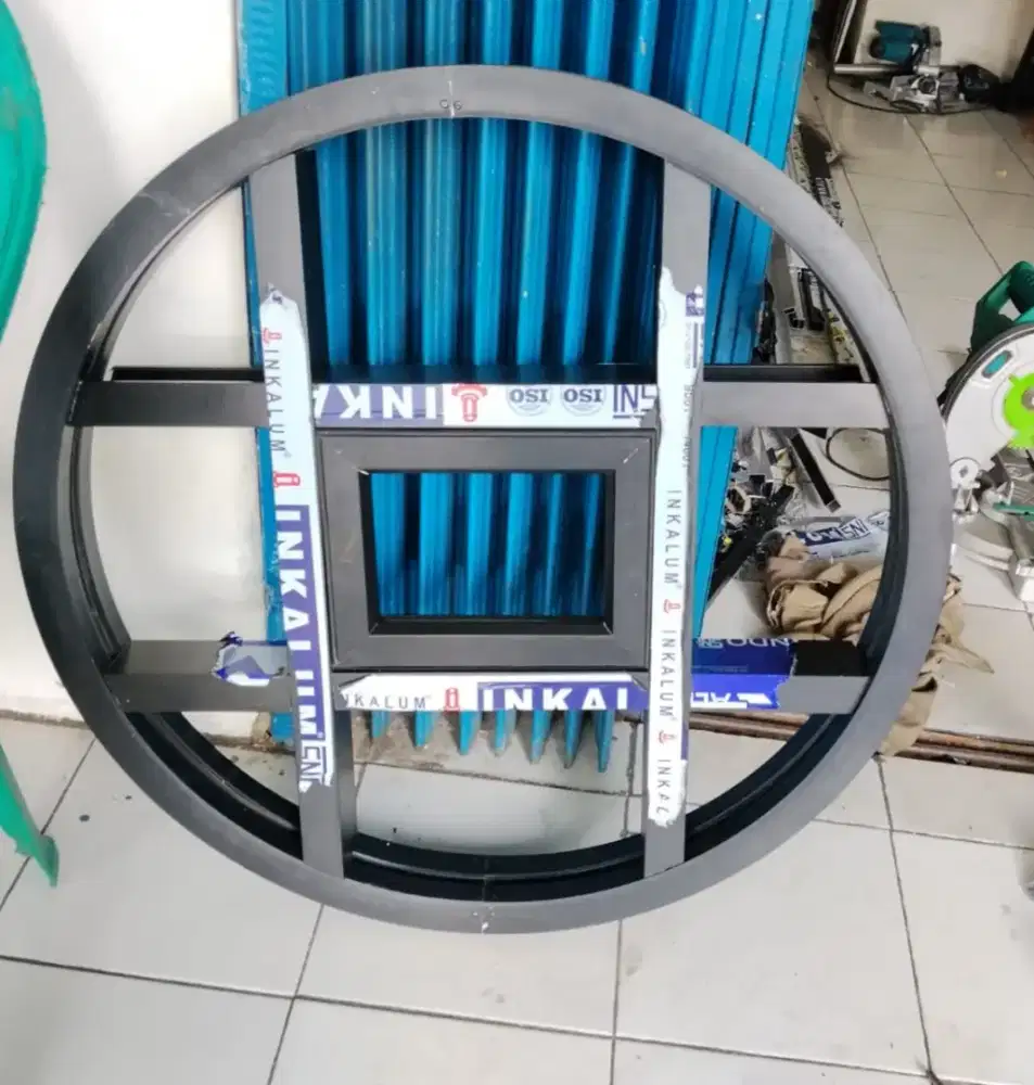 Jendela bulat aluminium