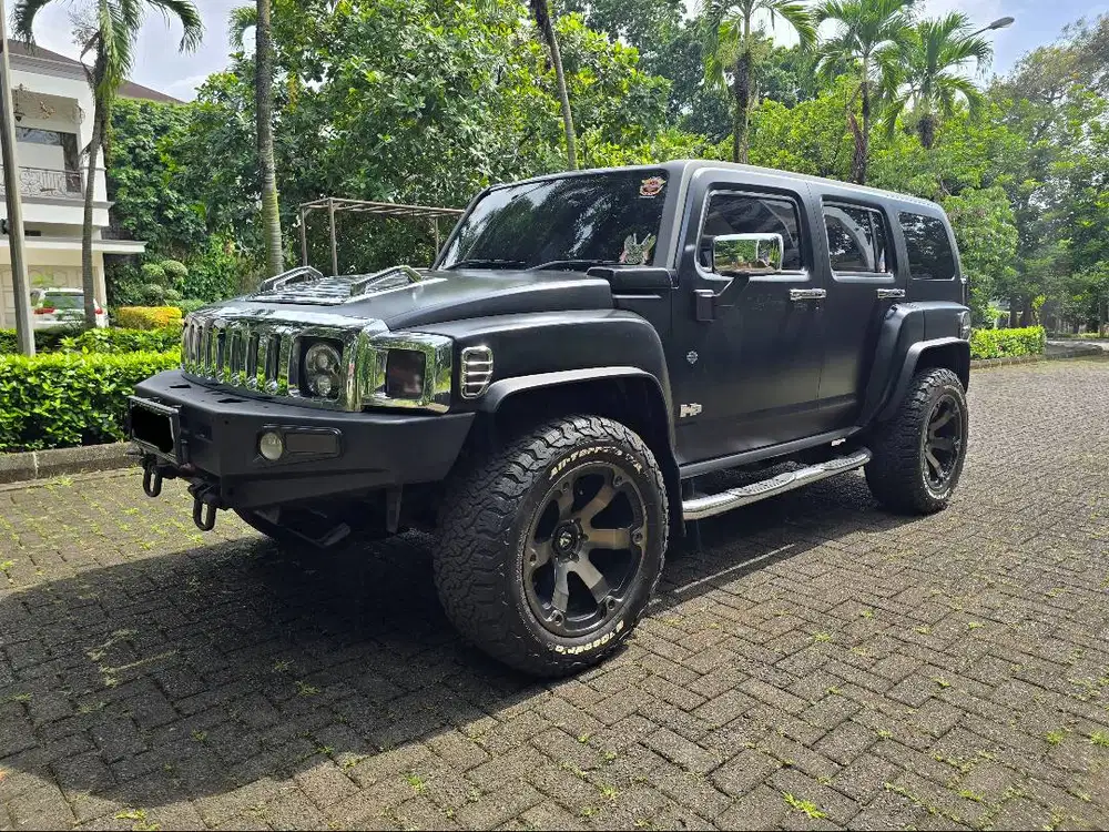 Hummer H3 2010 hitam