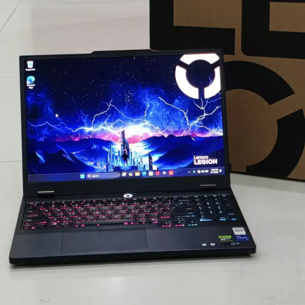 Lenovo Legion 5i i7-14700HX Ram 32gb
RTX5060 SSD 512GB SSD  WQXGA OLED