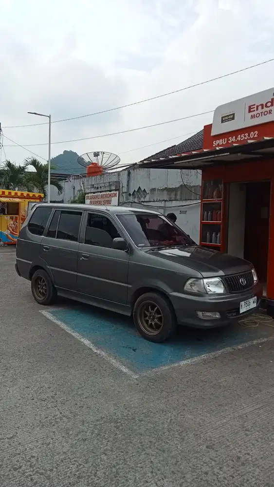 Toyota Kijang 2004 Bensin