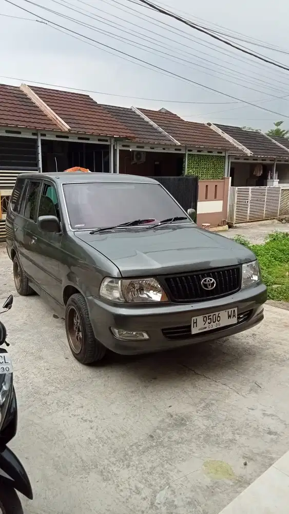 Toyota Kijang 2004 Bensin