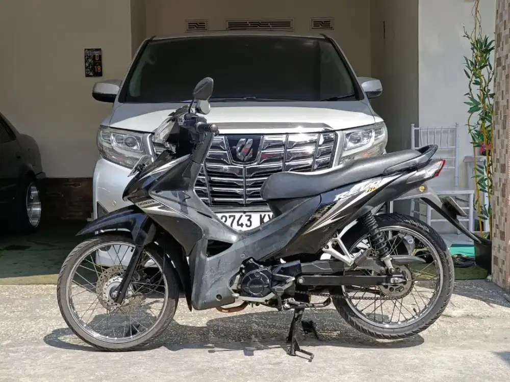 Revo absolut tahun 2010 full original/tt boleh gan cash lebih bagus