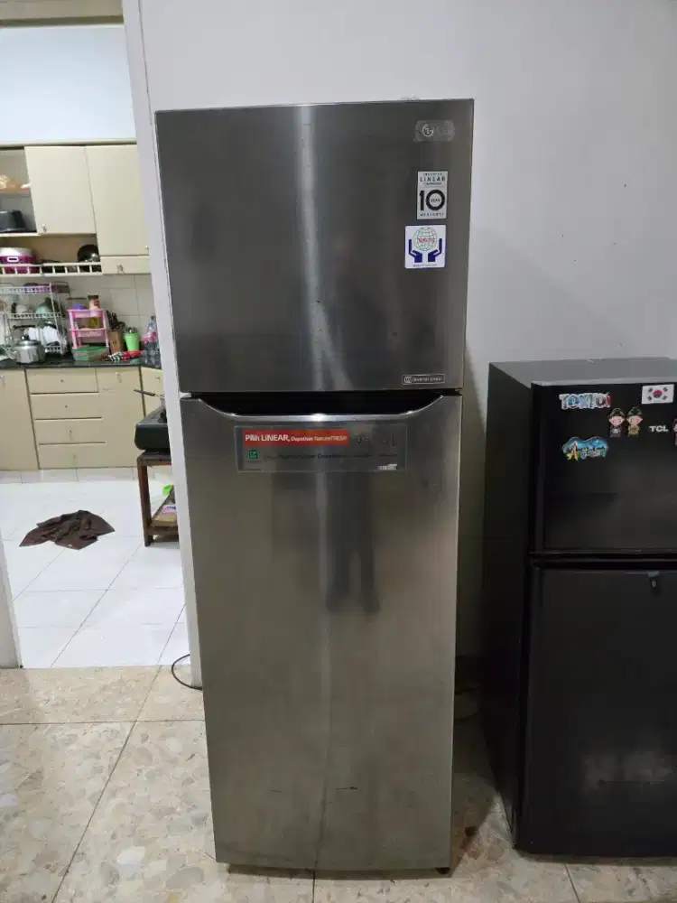 Kulkas 2 Pintu LG inverter silver chrome mati total