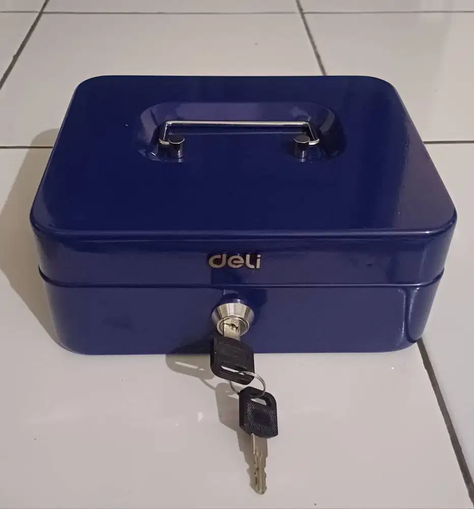 Brankas Uang Mini Deli (Cash Box) model ET500