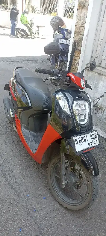 Jual Motor Genio tahun 2022 Tangan Pertama