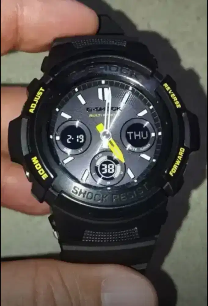 Casio G-Shock AWG M100F-1BJR