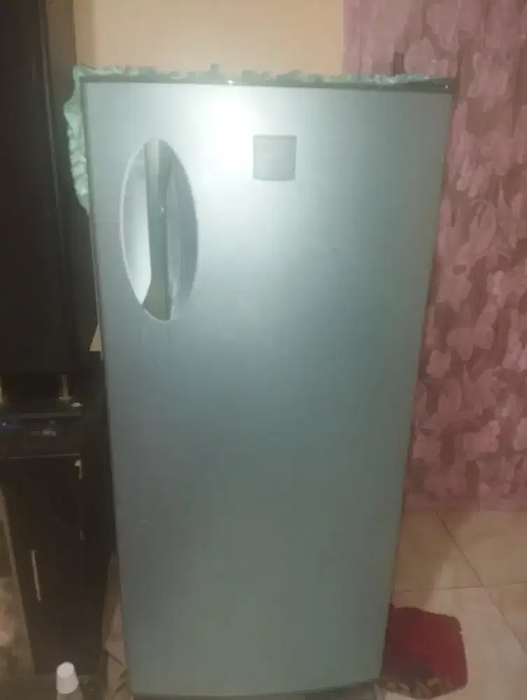 DIJUAL KULKAS POLYTRON 1 PINTU TINGGI