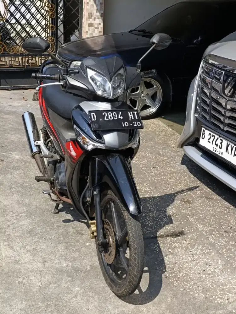 Supra x 125 tahun 2010/tt boleh gan cash lebih bagus