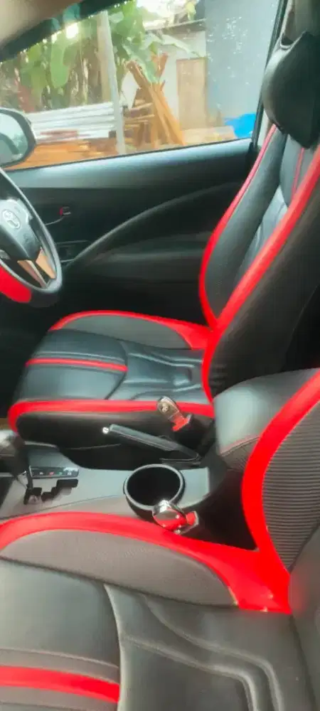 Di jual cepat kijang Innova 2021