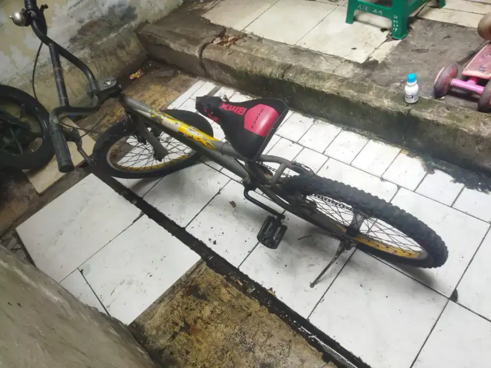 sepeda bmx united