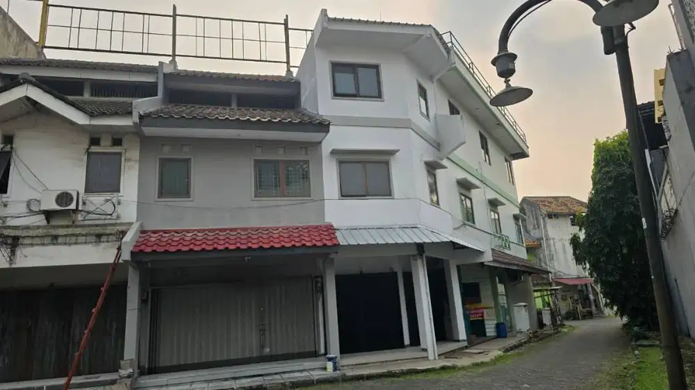 Ruko Strategis Siap Huni 3 Lantai Full Renovasi BSD Sektor 4