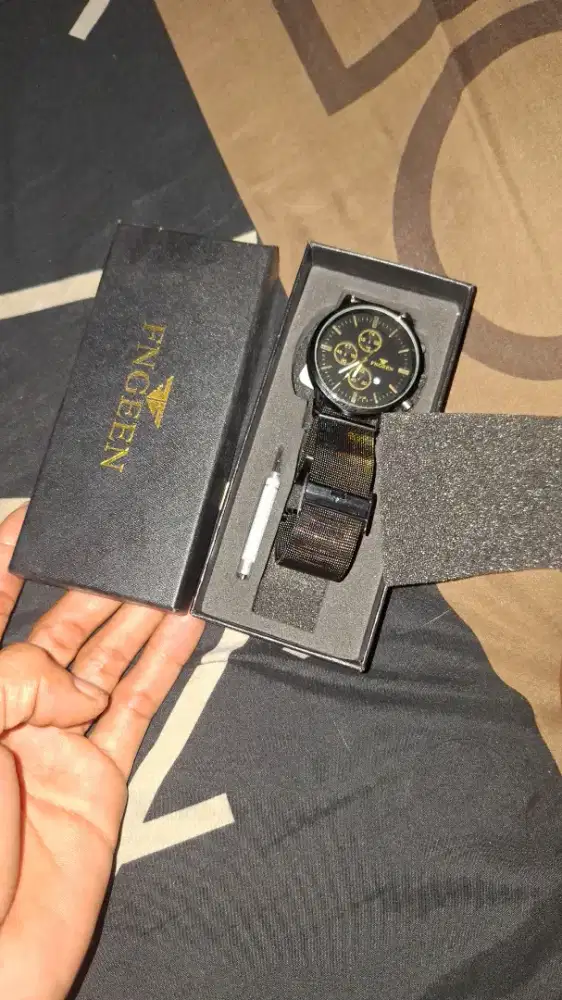 Jam tangan pria FNGEEN chrono mesh hitam