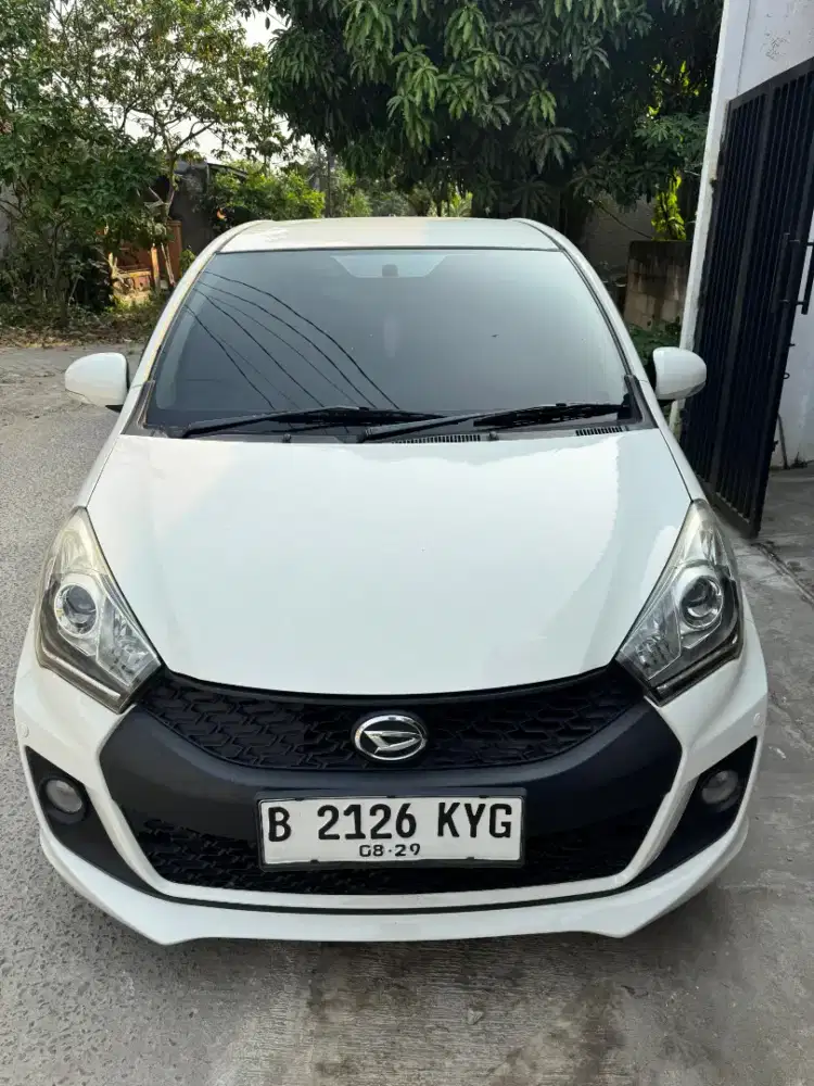 DAIHATSU SIRION RS 1.3 MT - PUTIH