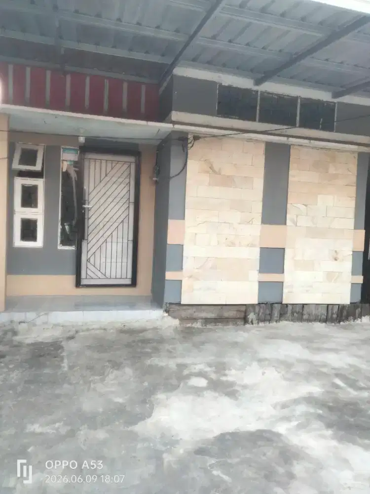 DiSewakan Satu Rumah