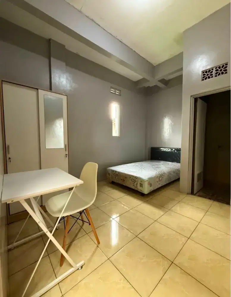 Dijual Kost UMS 8 Kamar