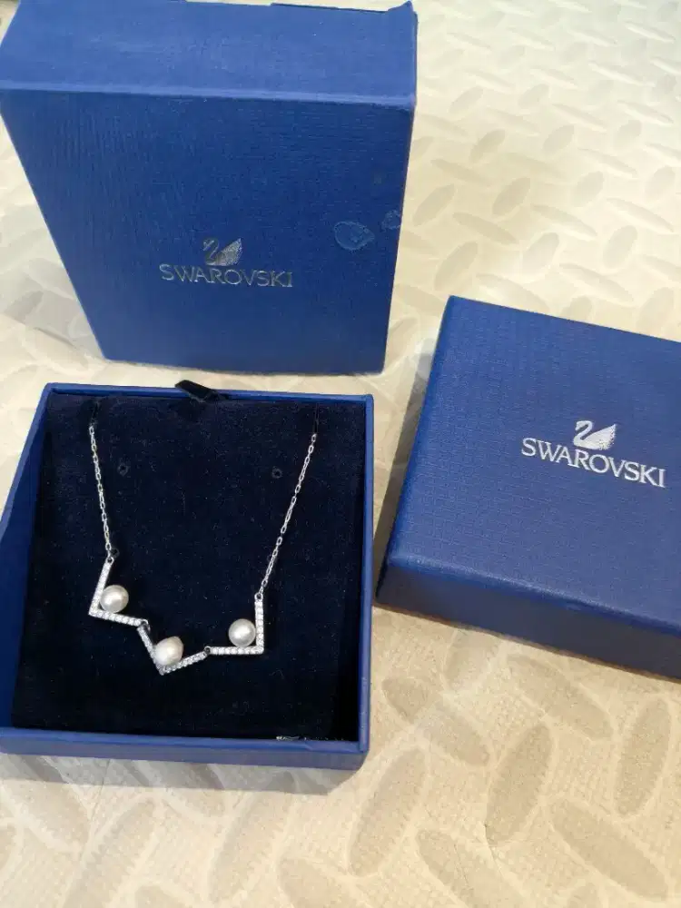 Kalung Swarovski (Jual cepat/BU)