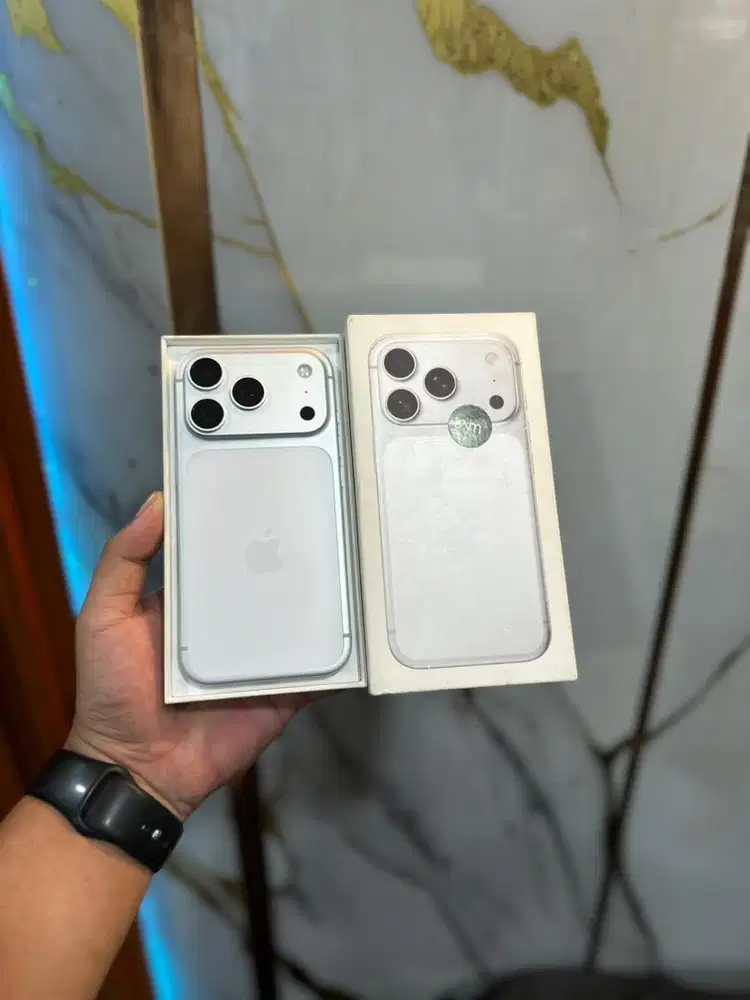 iPhone 17PRO silver 256gb resmi iBox