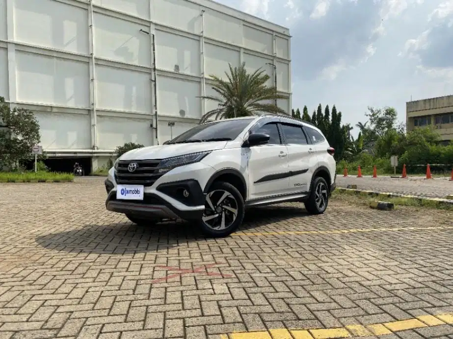 TDP 12 JT Toyota Rush 1.5 TRD Sportivo Bensin-AT Putih 2021