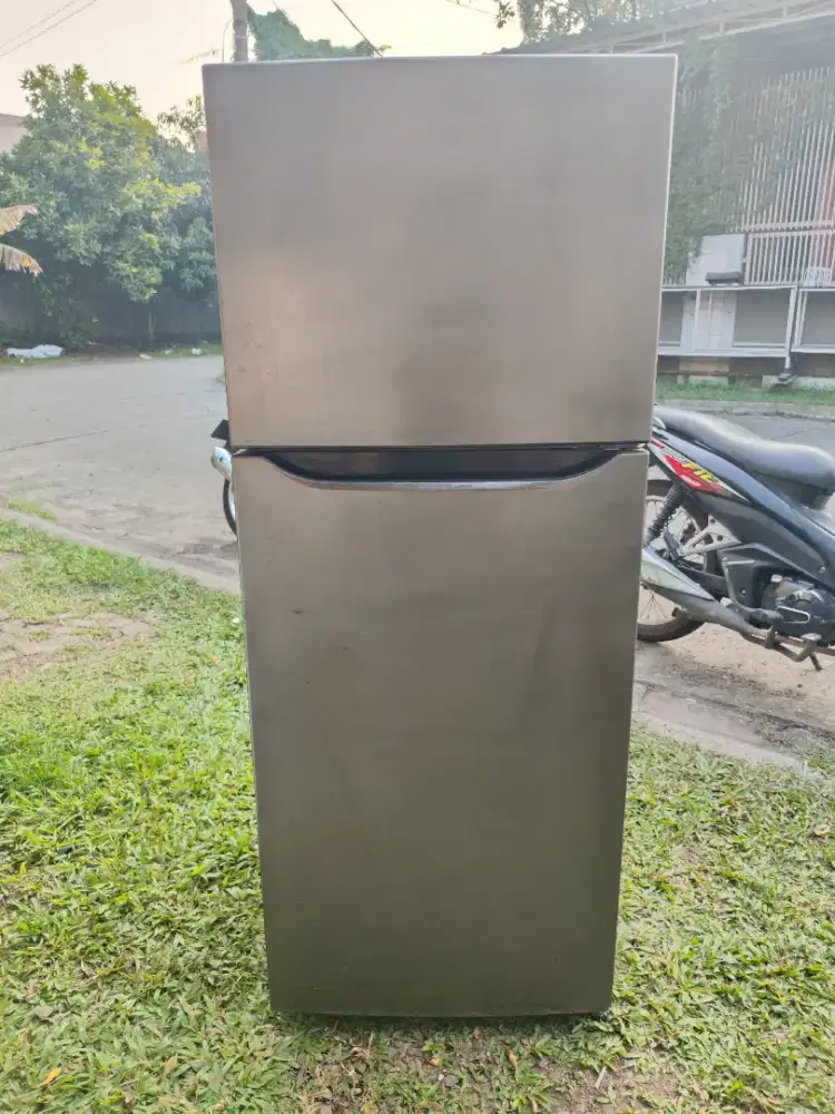 Kulkas LG 2 pintu inverter hemat listrik