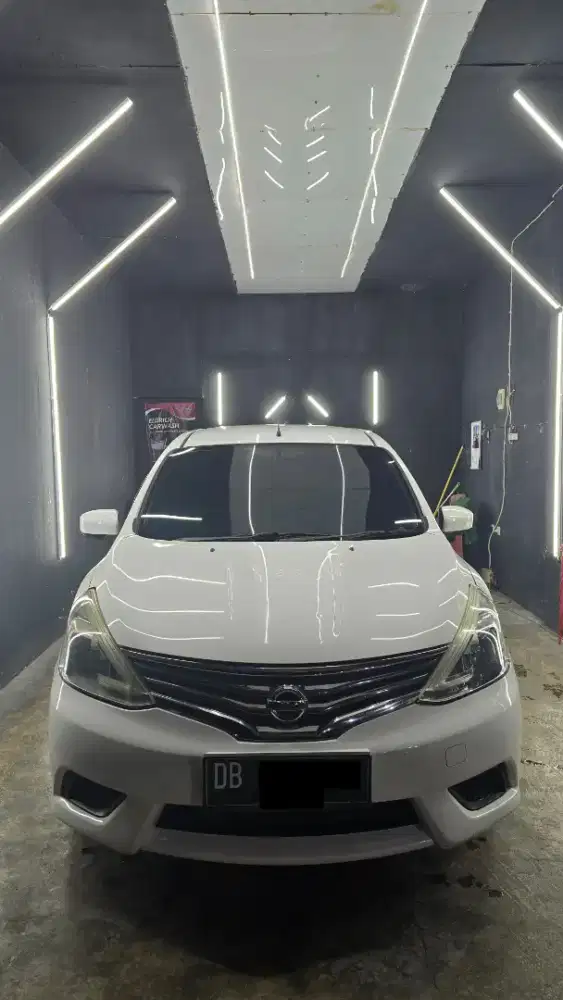SUPER MULUS NISSAN GRAND LIVINA SV 1.5MT