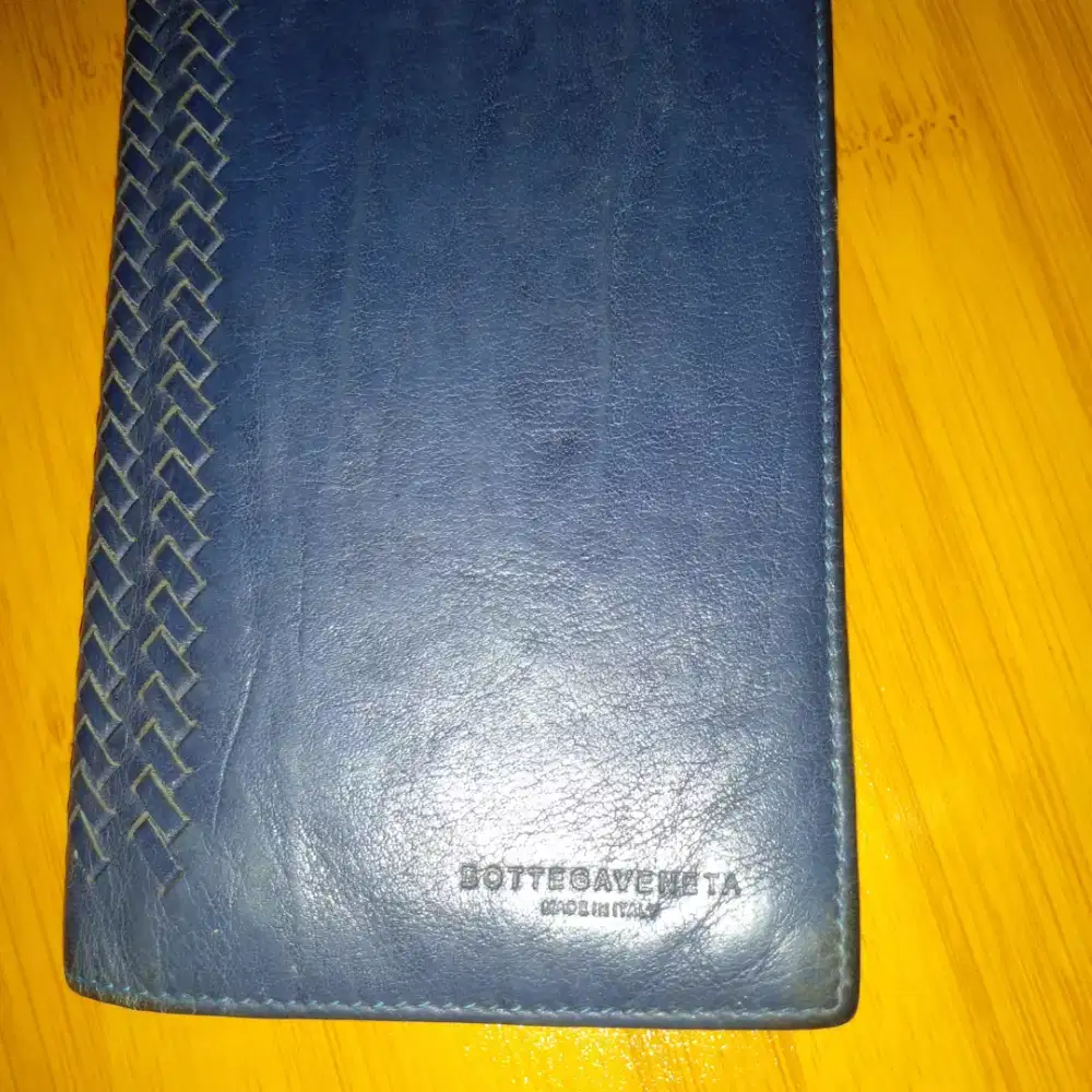 Dompet kulit merk BOTTEGAVENETA