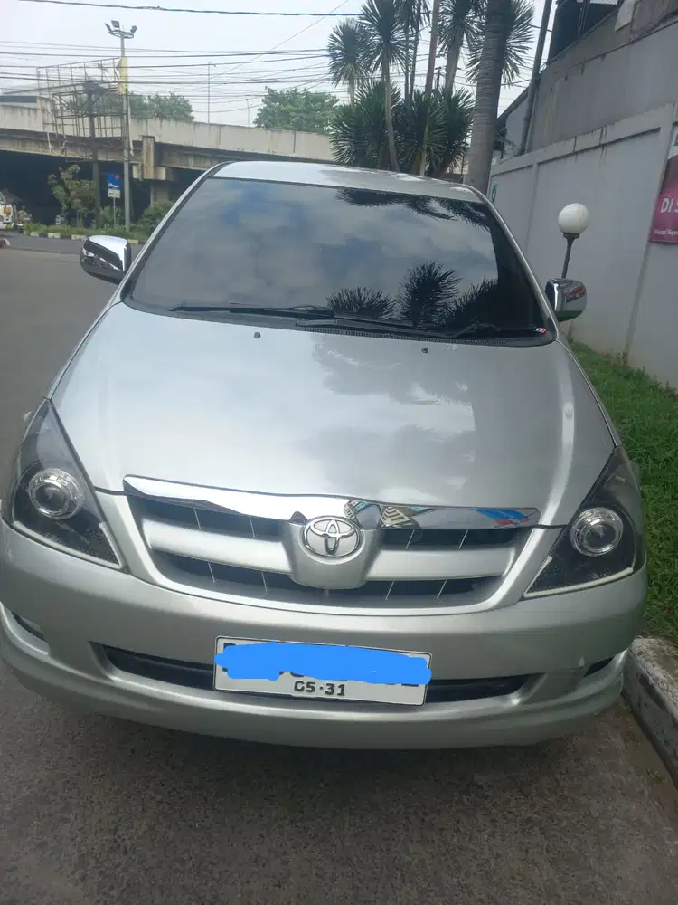 Toyota Kijang Innova 2006 Bensin