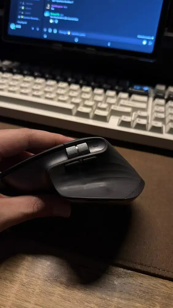 Mouse Logitech MX Master 3s bonus Logitech MX Keys