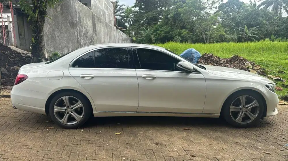Jual Cepat Mercedes E 250 AT Tahun 2017 Warna Putih