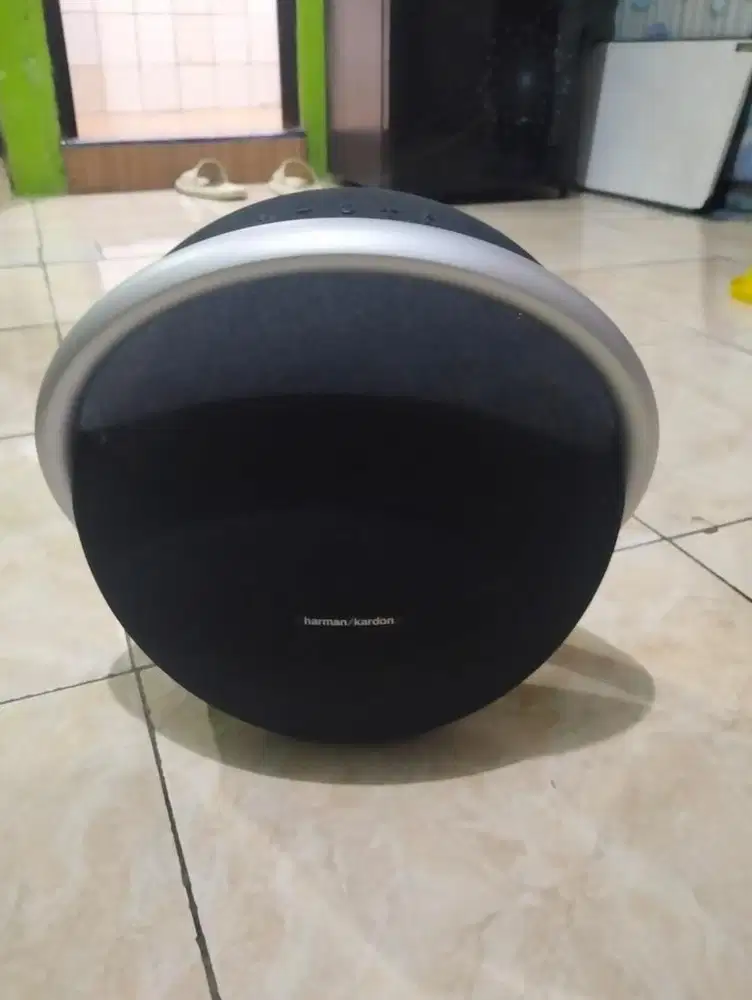 HARMAN KARDON ONYX STUDIO 8