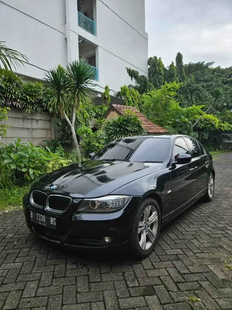 BMW E90 320i LCI idrive 2009