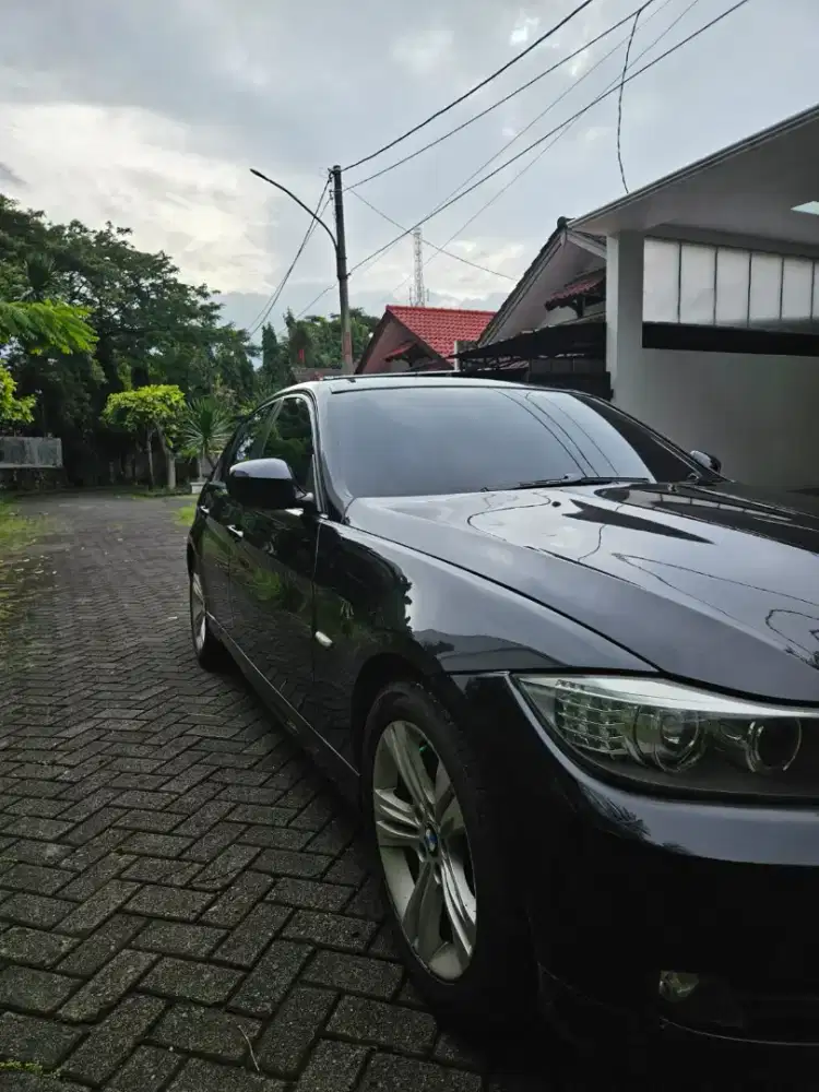 BMW E90 320i LCI idrive 2009
